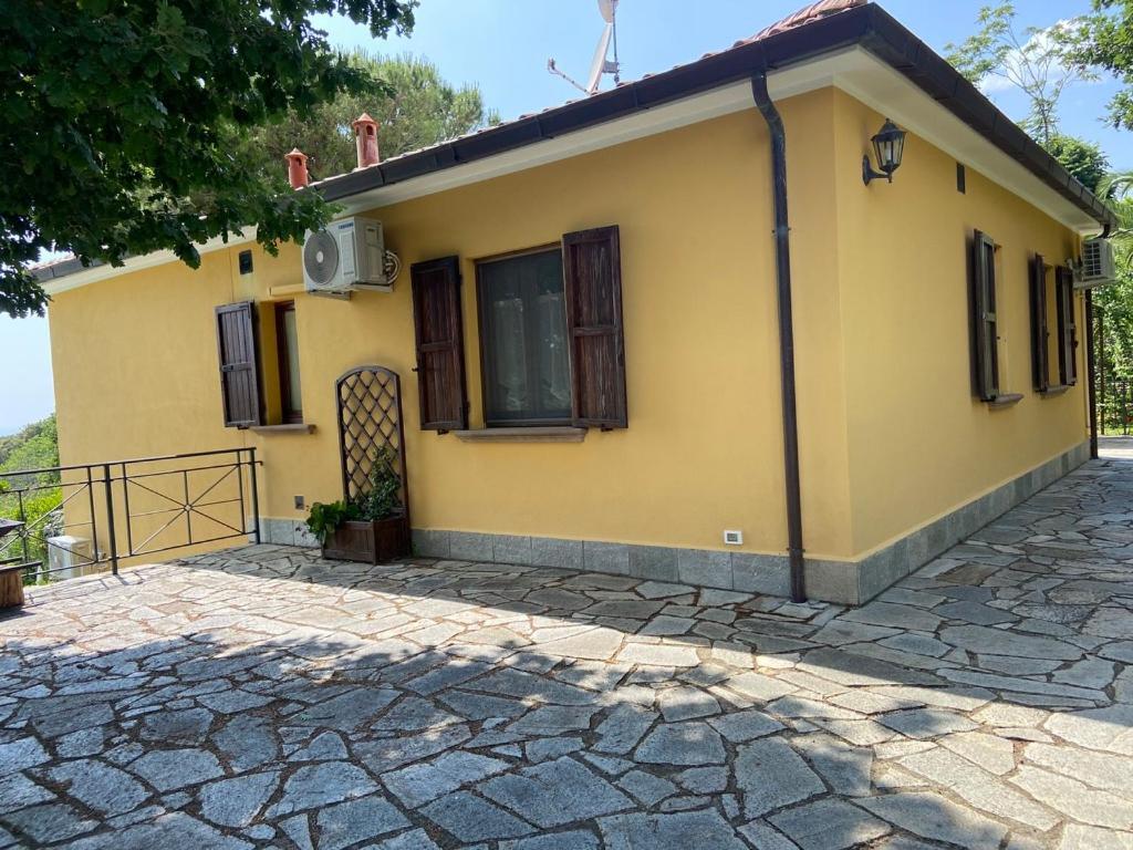 Villa Antonella Castellina Marittima Eksteriør billede